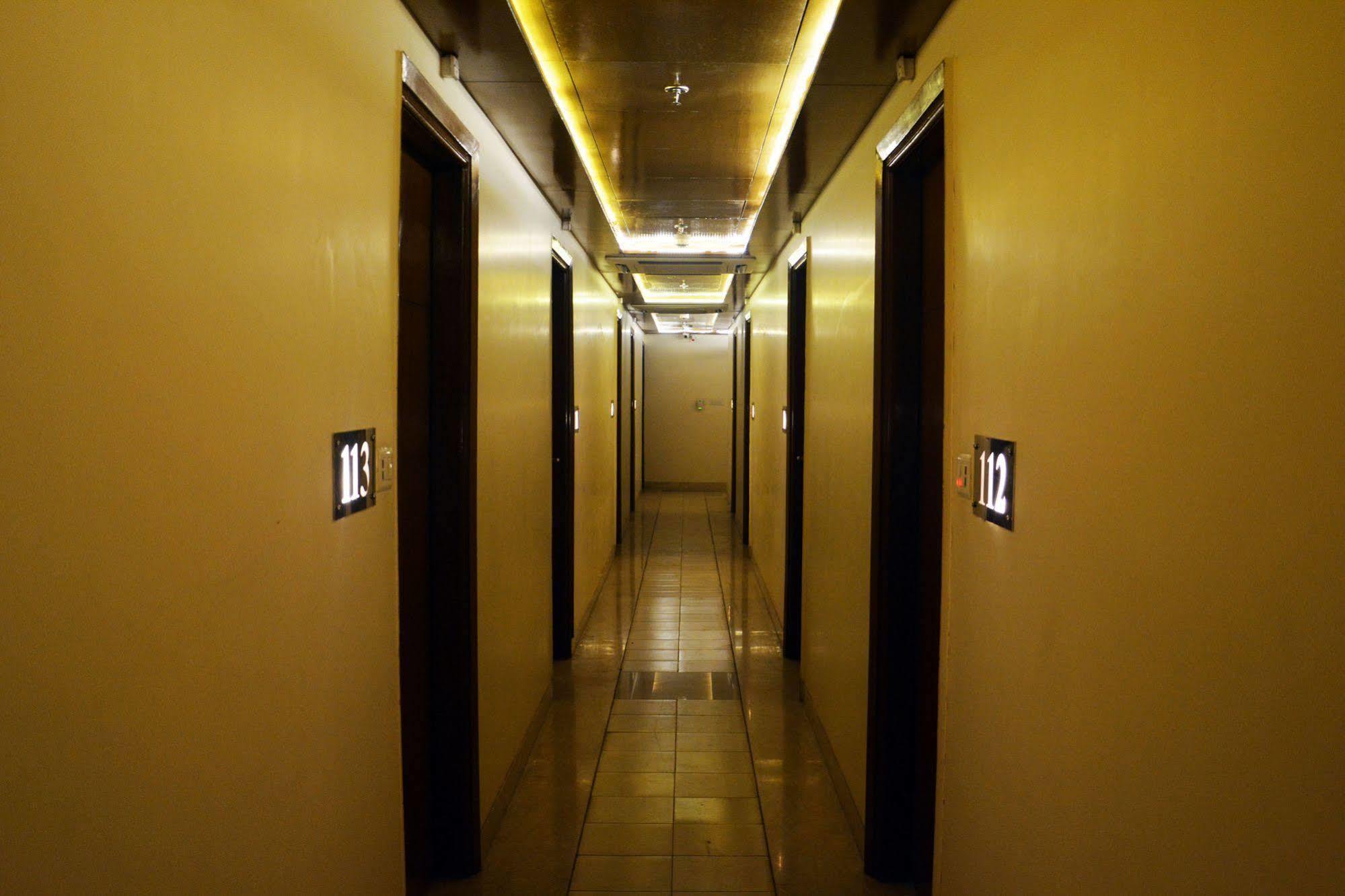 Trinity Corporate Udyog Vihar Hotel Gurgaon Luaran gambar